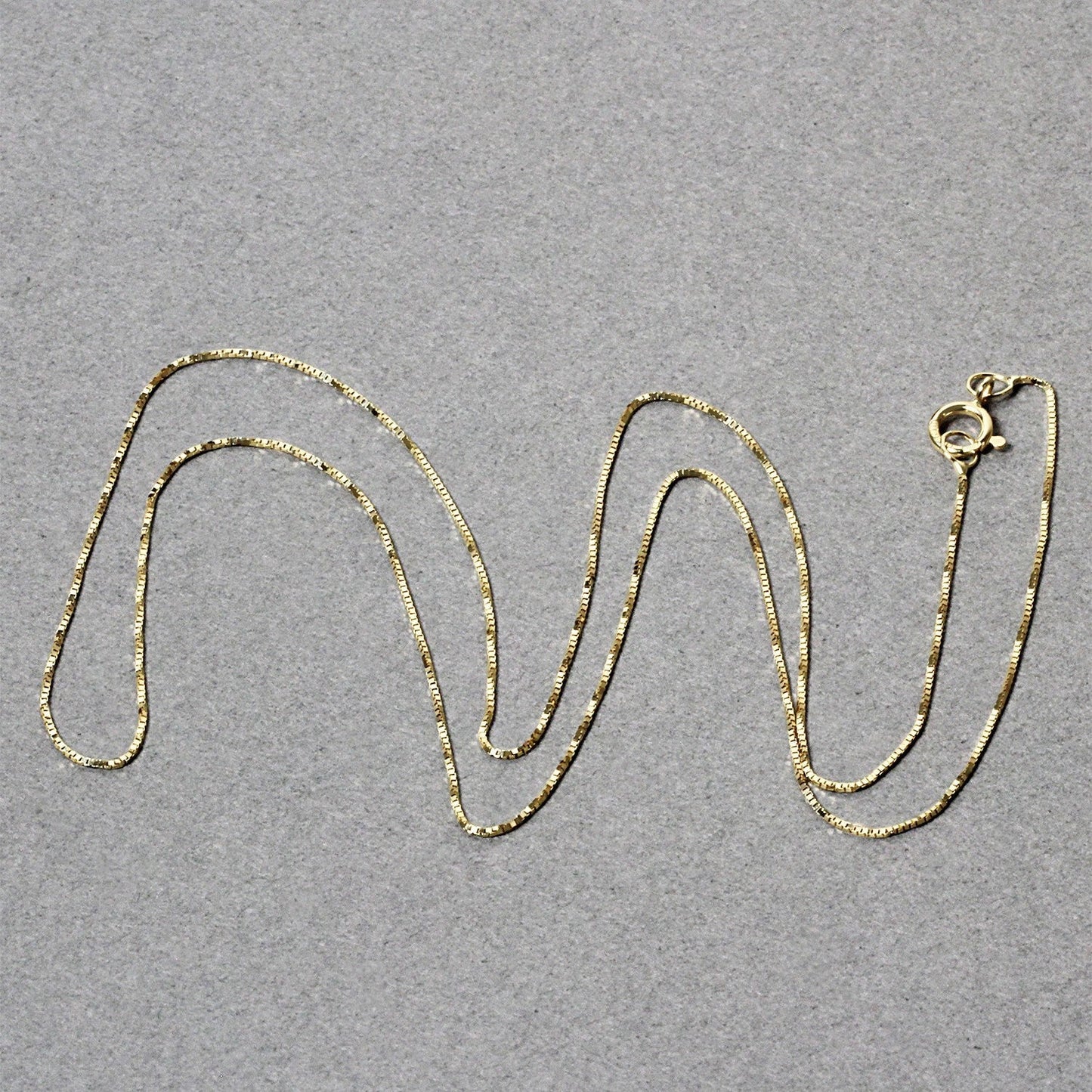 14k Yellow Gold Classic Box Chain 0.45mm Bids.com