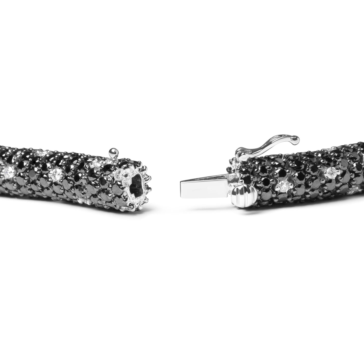 18K White Gold 20.0 Cttw Black and White Pave Set Diamond Eternity Snake Skin Style Tennis Bracelet (Black and G-H Color, SI1-SI2 Clarity) - Size 7" Bids.com
