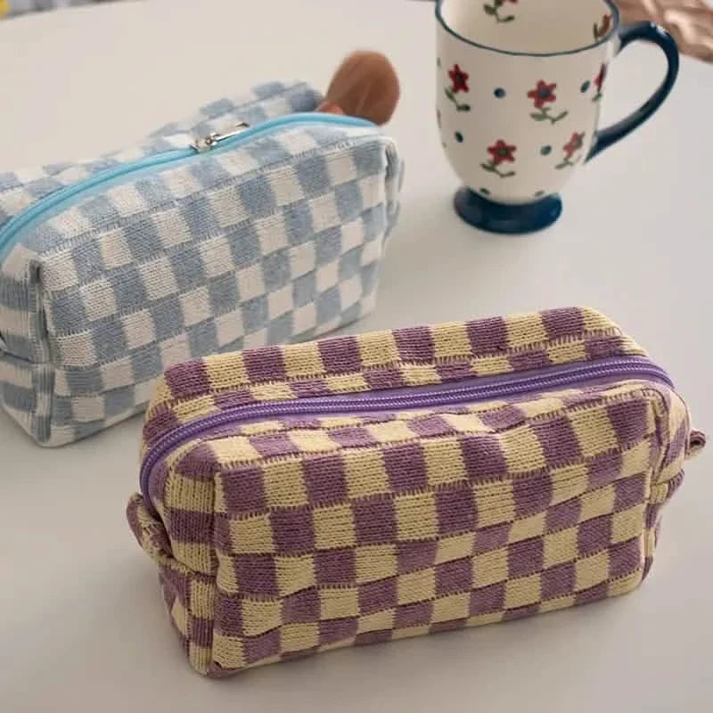 Checkered Pattern Zipper Makeup Bag DailySale