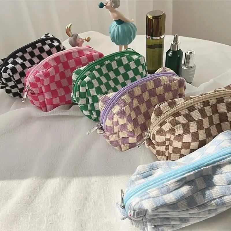 Checkered Pattern Zipper Makeup Bag DailySale