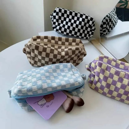 Checkered Pattern Zipper Makeup Bag DailySale
