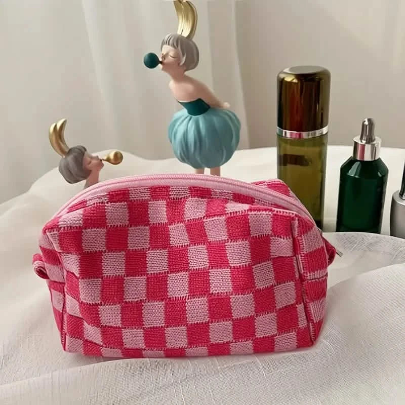 Checkered Pattern Zipper Makeup Bag DailySale