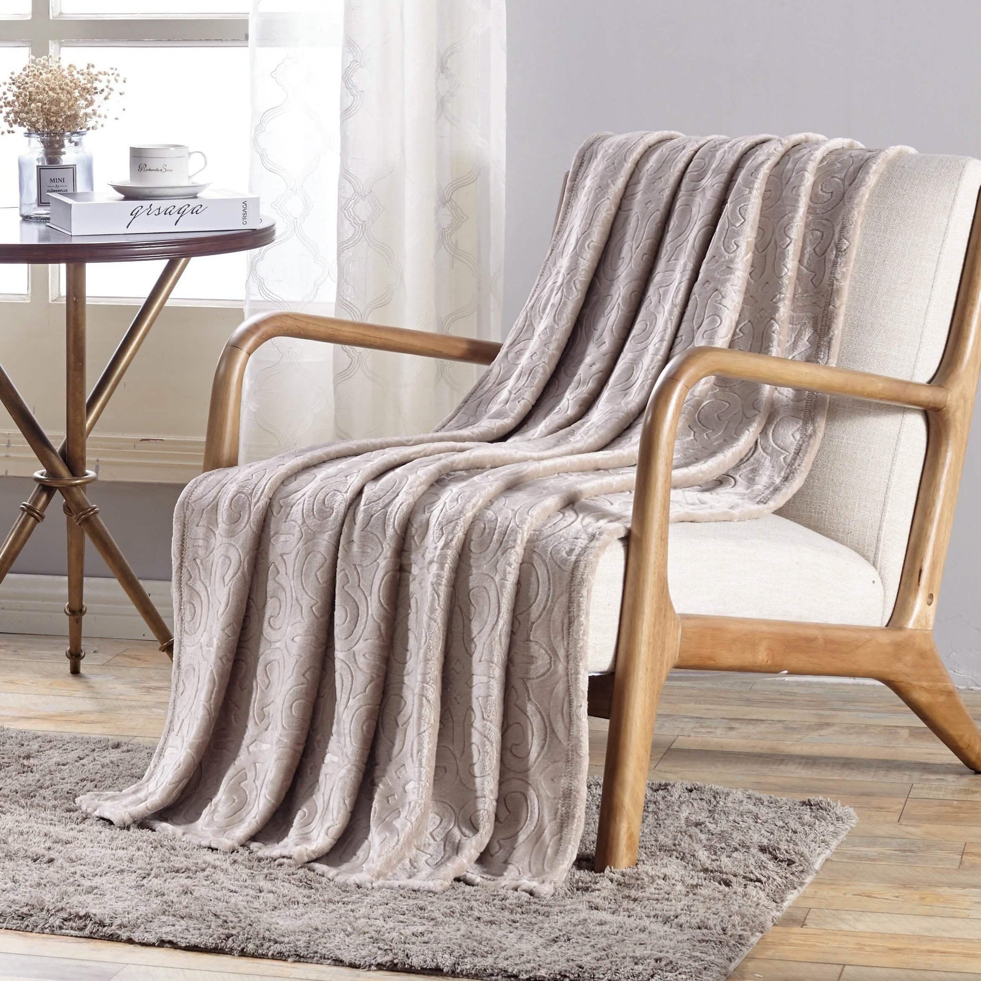 Dama Flannel Fleece Blanket DailySale