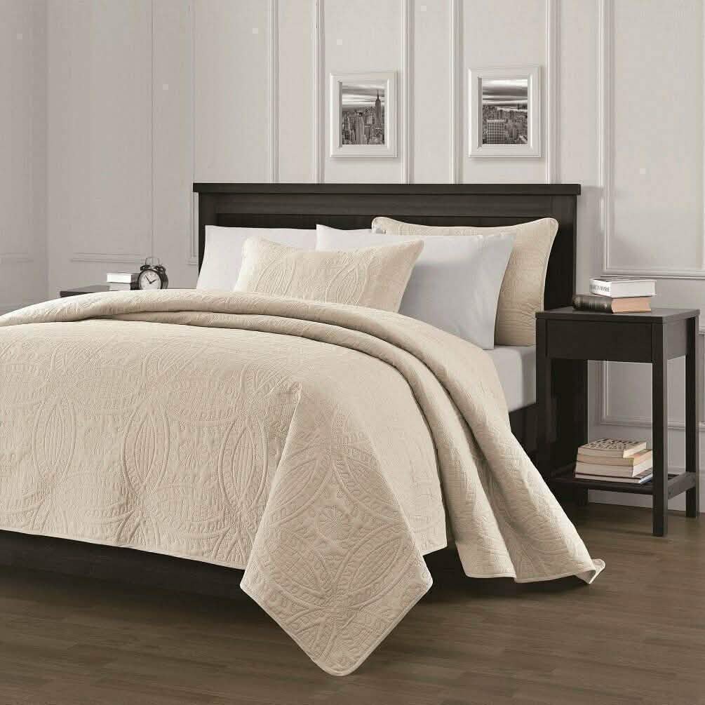 De Moocci 3 Piece Solid Pinsonic Quilt Coverlet Set - Full/Queen DailySale