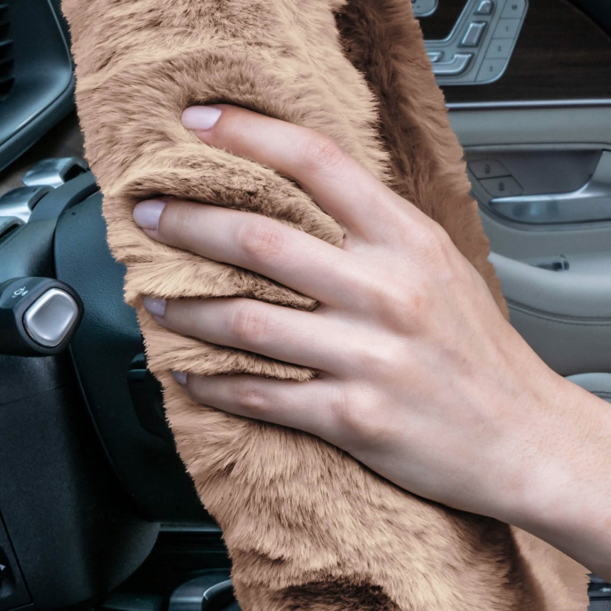 Doe16 Faux Rabbit Fur Steering Wheel Cover DailySale