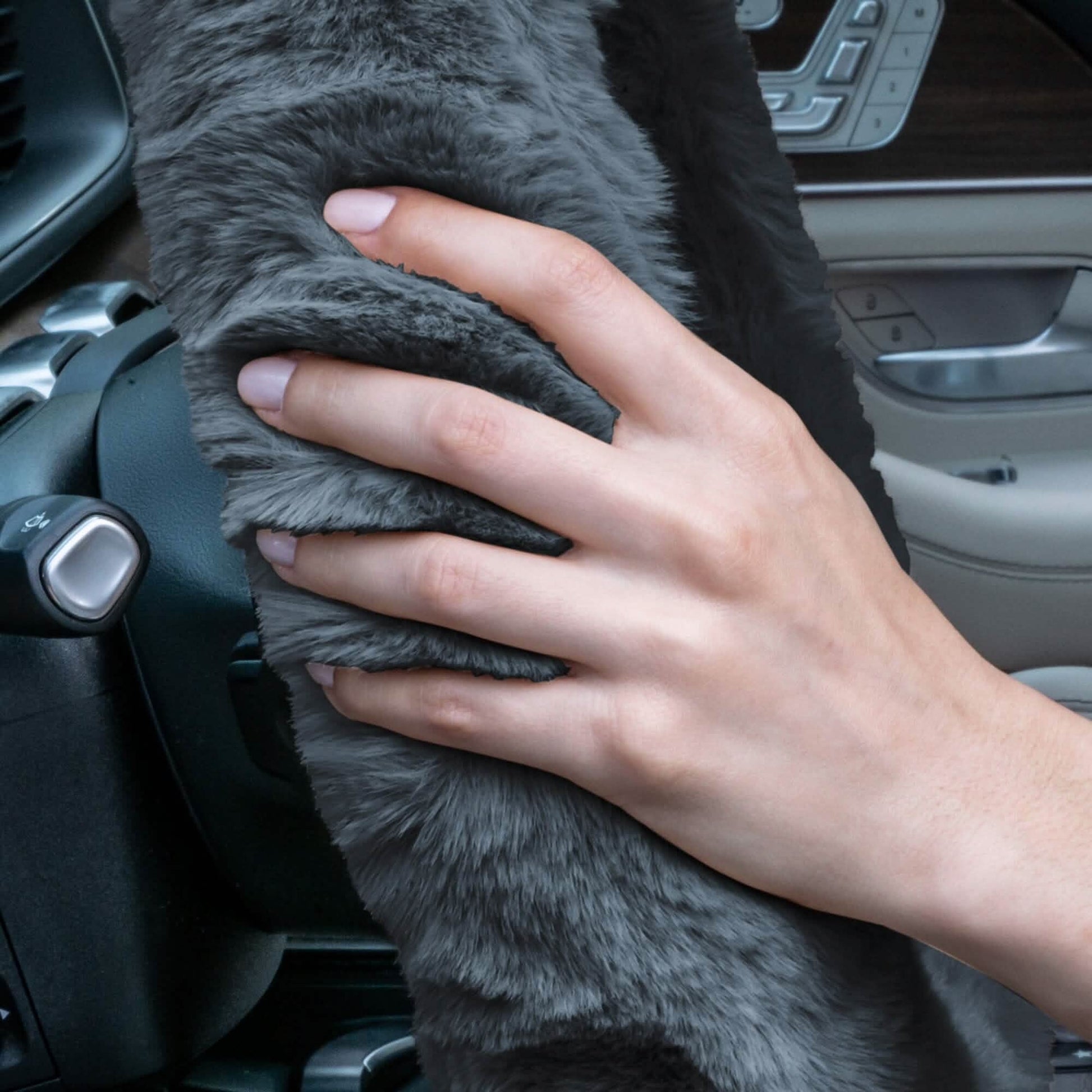 Doe16 Faux Rabbit Fur Steering Wheel Cover DailySale