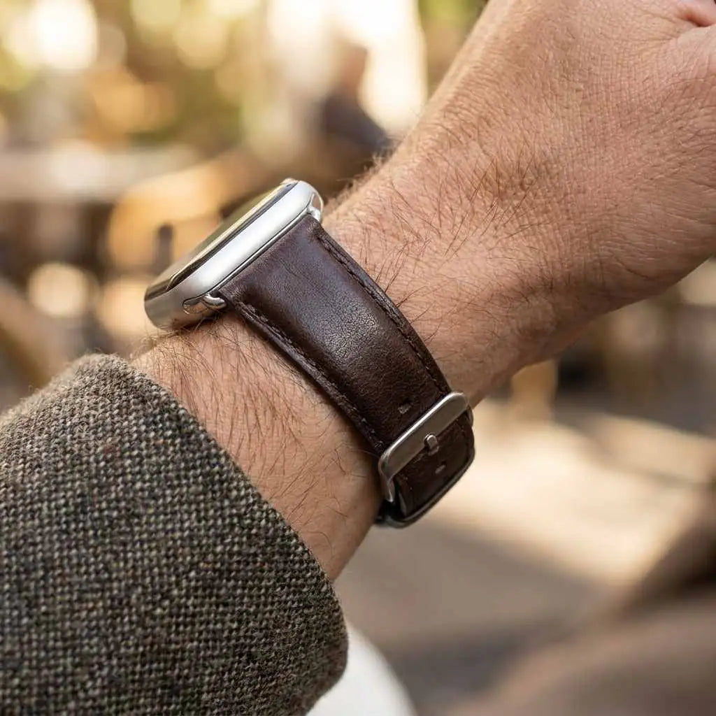 Modern Leather Strap Anhem