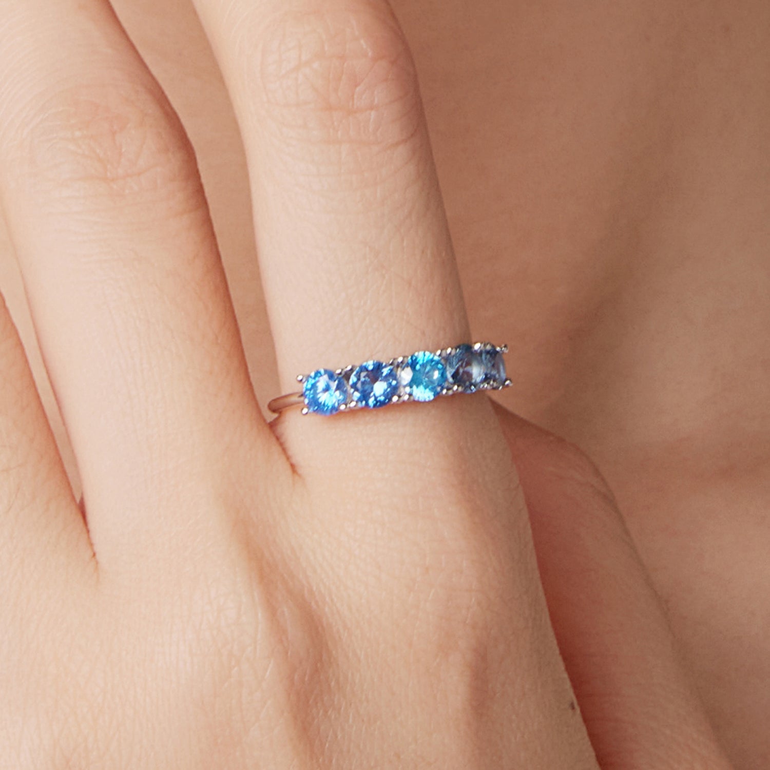 925 Sterling Silver Ring with White Gold Plating for Women, Size 6.0 Bids.com