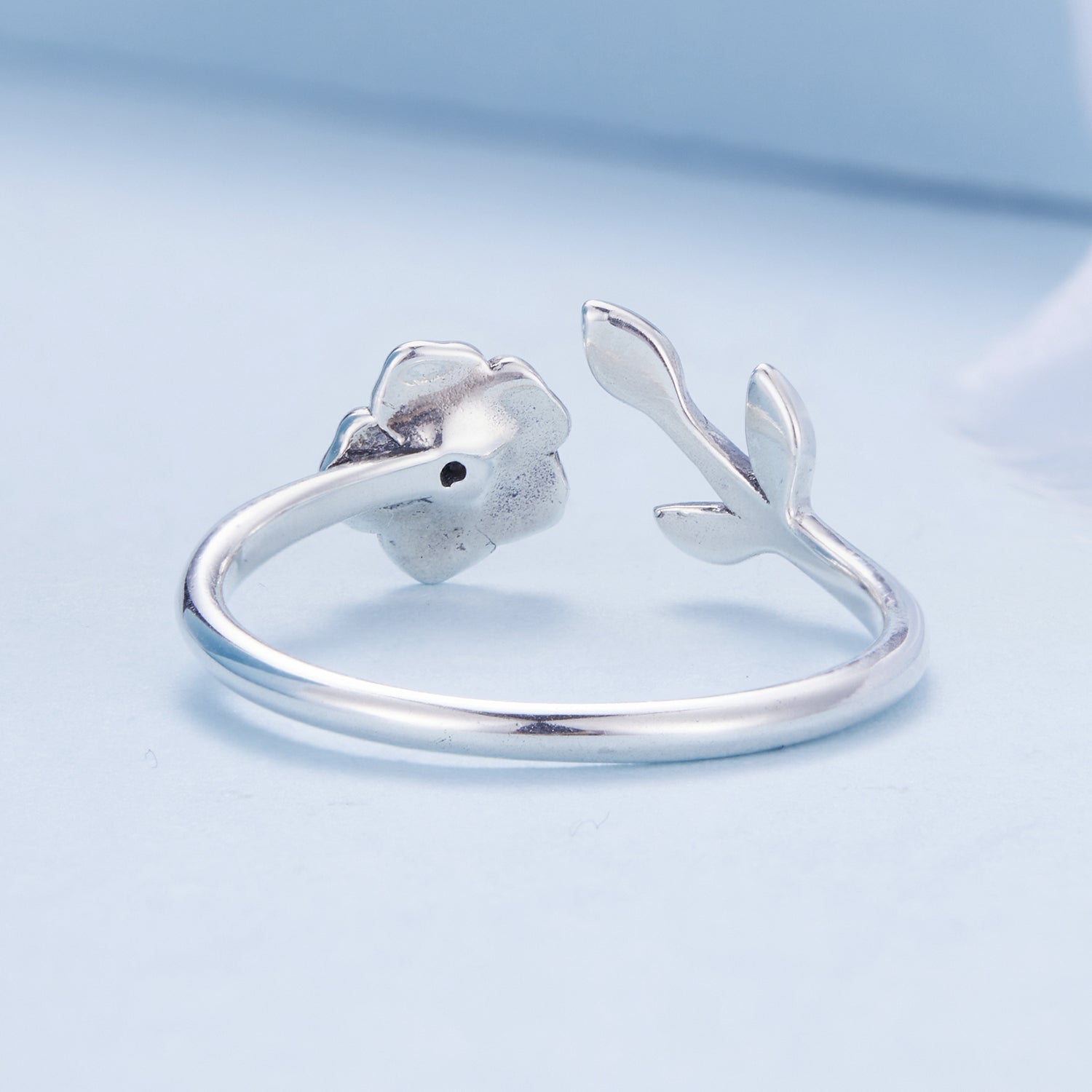 925 Sterling Silver Oxidized Flower Design Ring with Pavé Setting CZ Bids.com