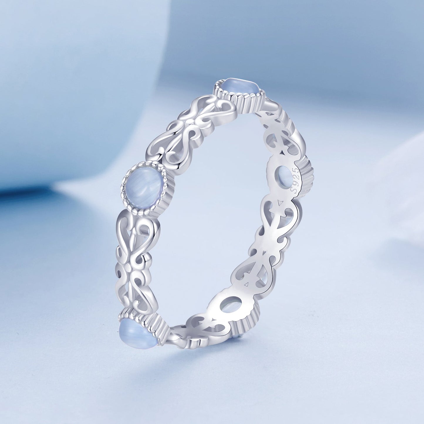 S925 Sterling Silver 4mm Plated Platinum Ring for Women Size 6.0 Bids.com