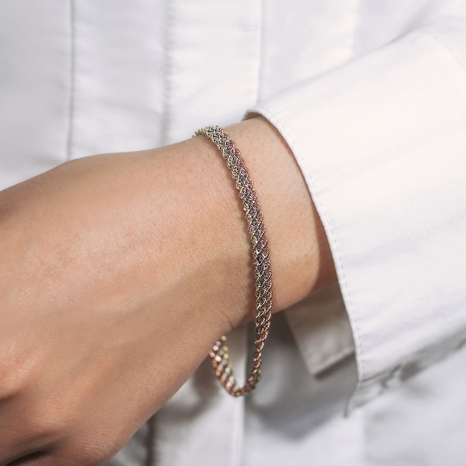 10k Tri-Toned Gold Multi-Strand Rope Chain Bracelet (6.35 mm) Bids.com