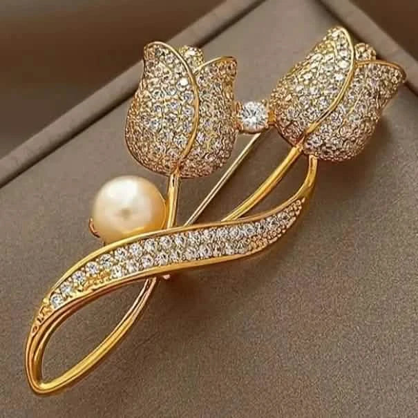 Exquisite Tulip-Shaped Faux Pearl Brooch Adorned with Artificial Diamond DailySale