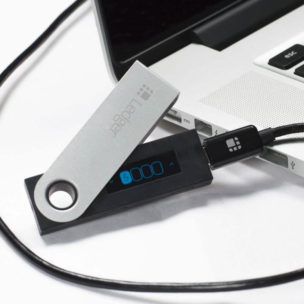 Ledger Nano S Cryptocurrency Hardware Wallet DailySale
