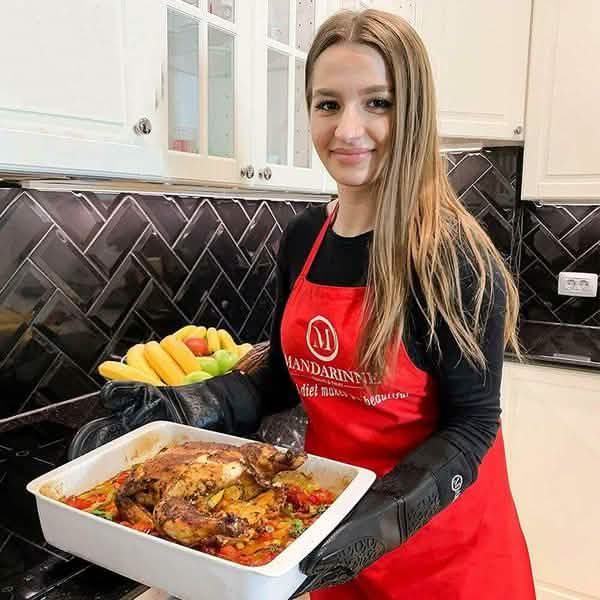 Mandarinne Silicone Oven Mitts and Apron Set DailySale