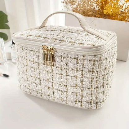 Minimalist Portable Makeup Zipper Handbag DailySale