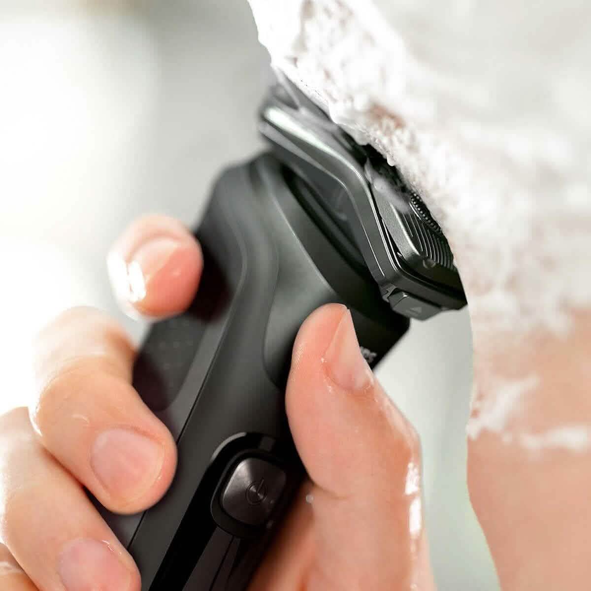 Philips Wet & Dry Shaver 5000 with SkinIQ Tech + Shave Heads, Charging & Cleaning Base (Refurbished) DailySale