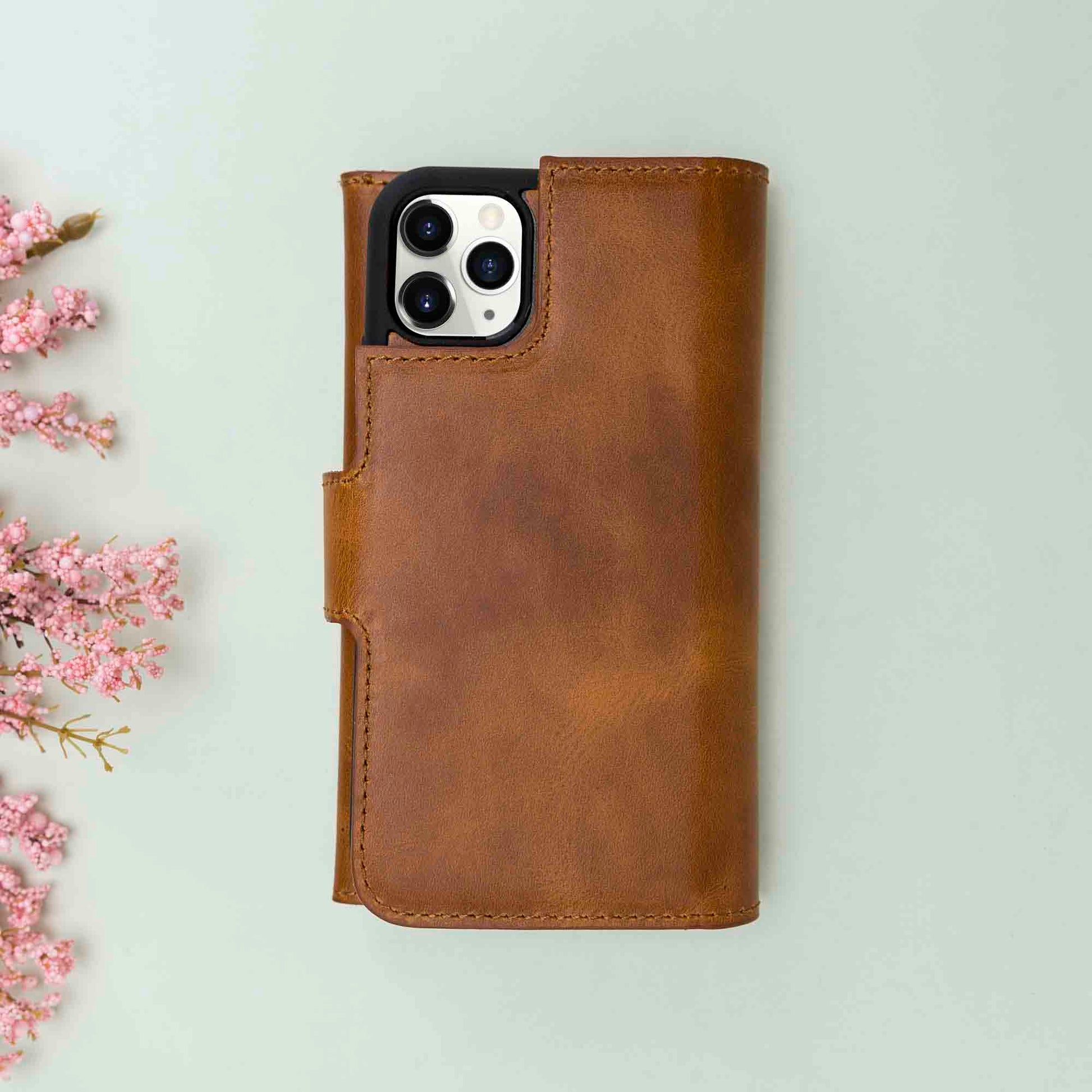 iPhone 11 Pro Leather Wallet Case Detachable RFID – Santa Mizuri Leather