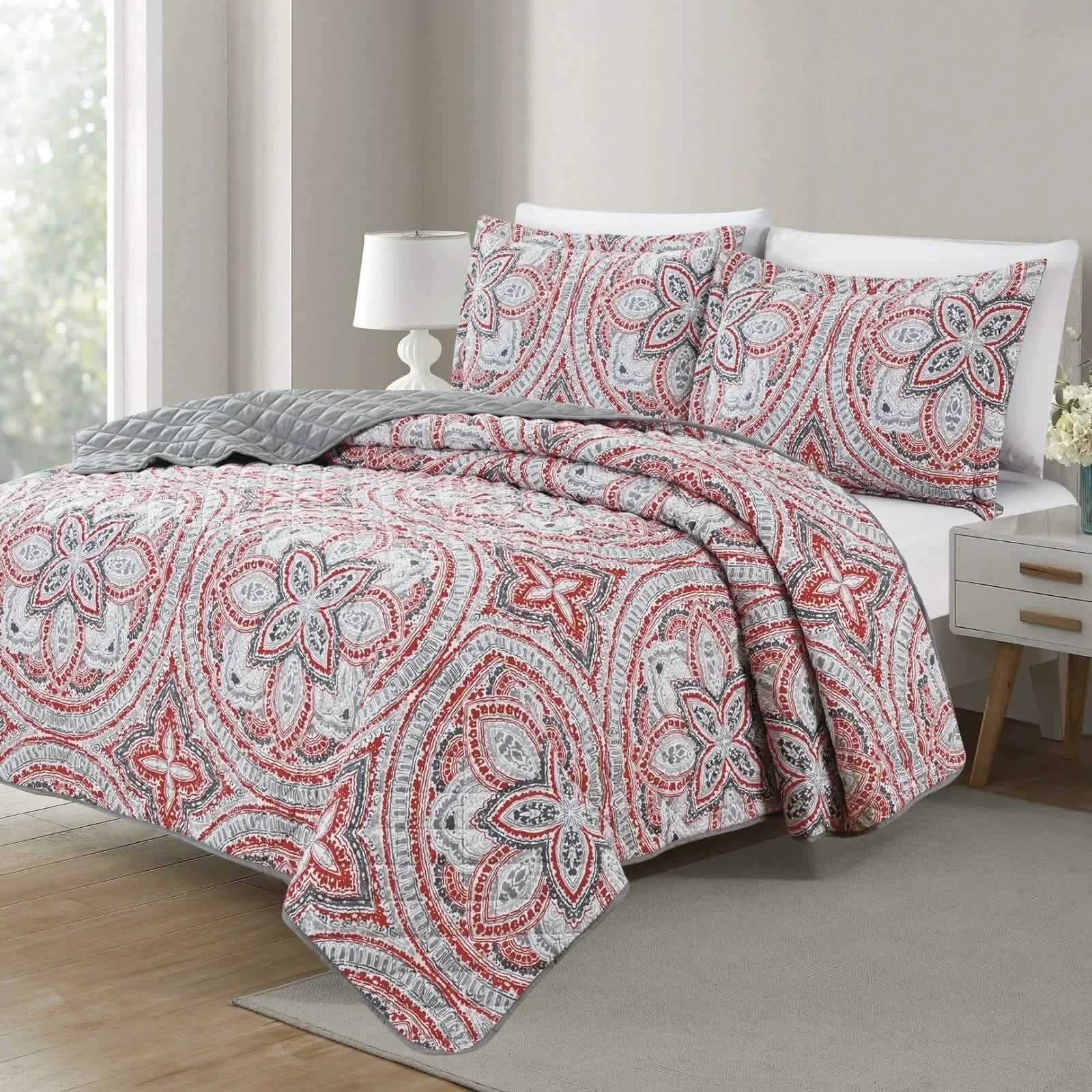 3-Piece Set: Bibb Home Printed Reversible Quilt Set DailySale