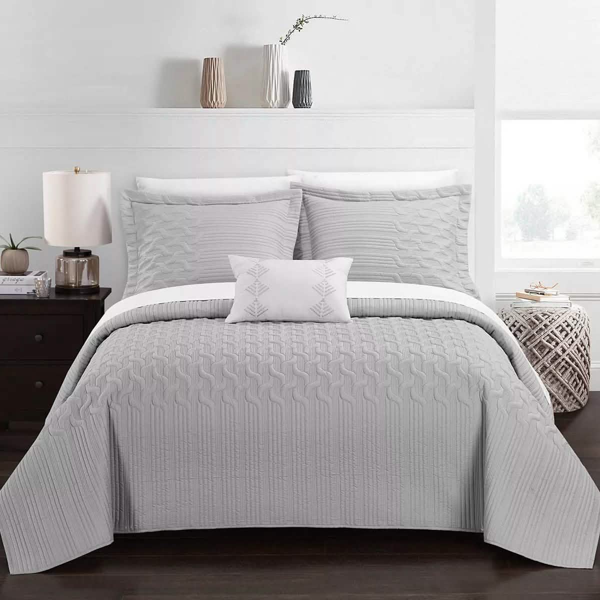 Shaly Quilt Cover Set Interlaced Vine Pattern Quilted Bed DailySale