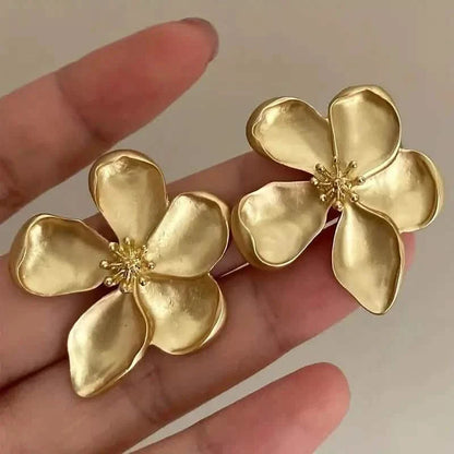Vintage French-style Golden Flower Earrings DailySale