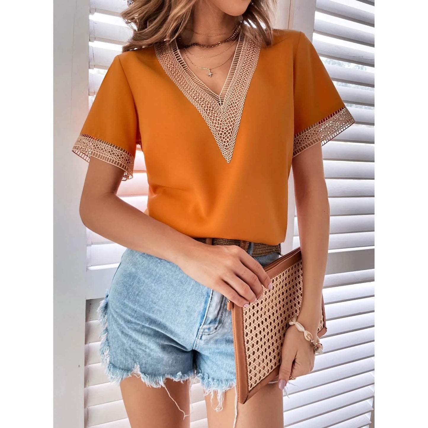 Women's Contrast Guipure Lace Blouse DailySale