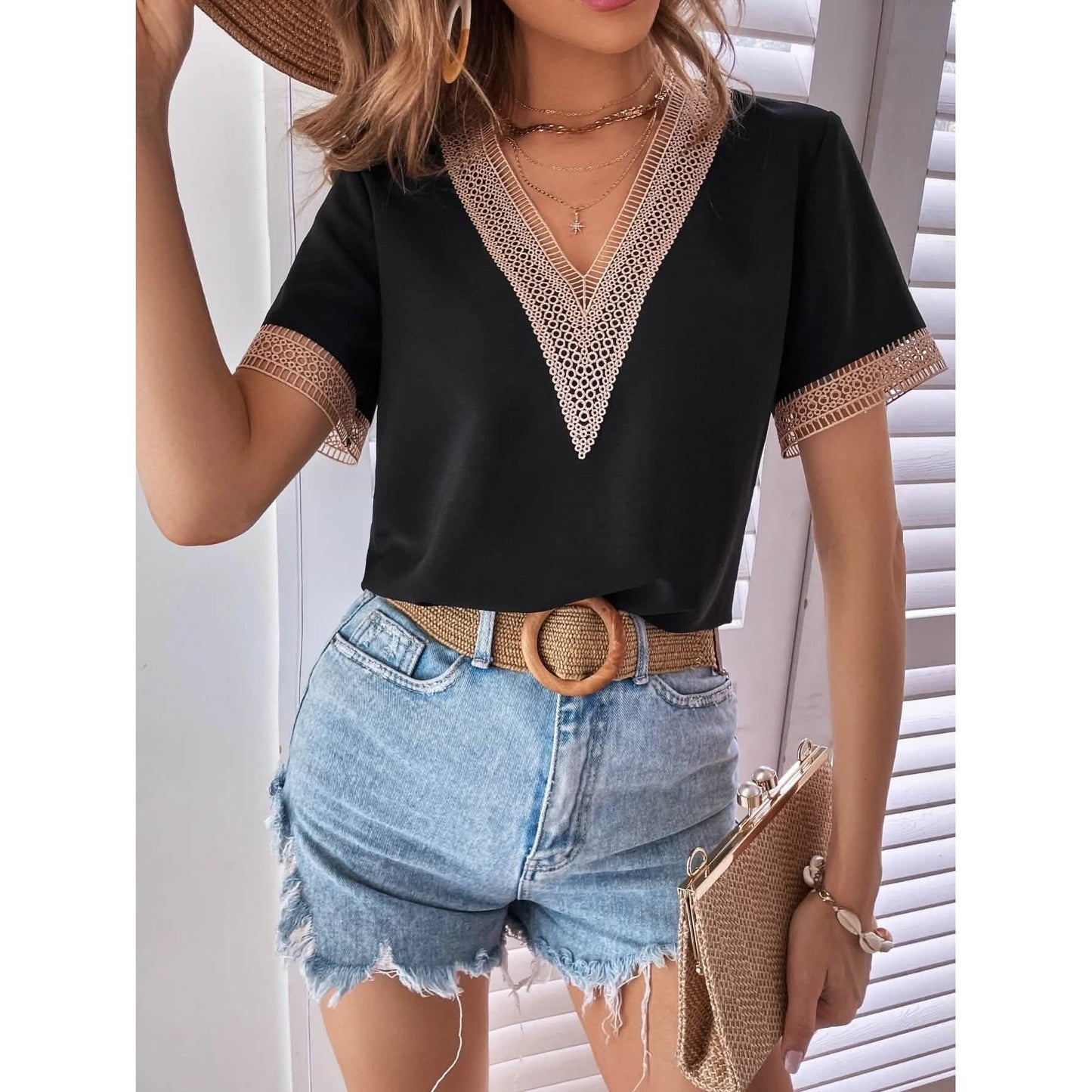 Women's Contrast Guipure Lace Blouse DailySale