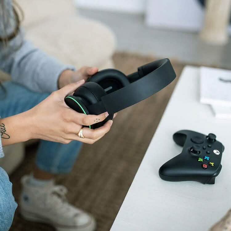 Xbox Wireless Headset (Refurbished) DailySale